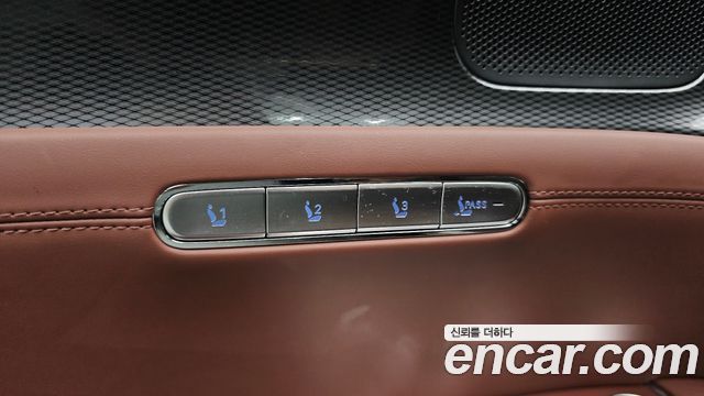 Genesis G90 2023 — photo 30