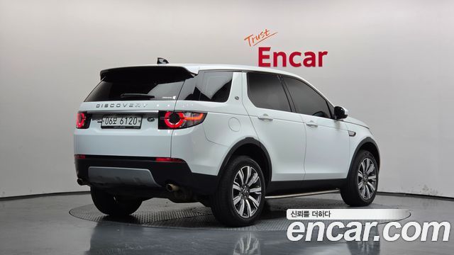 Land Rover Discovery Sport 2018 — photo 2