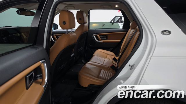 Land Rover Discovery Sport 2018 — photo 17
