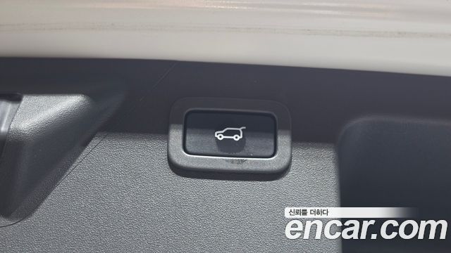 Land Rover Discovery Sport 2018 — photo 22