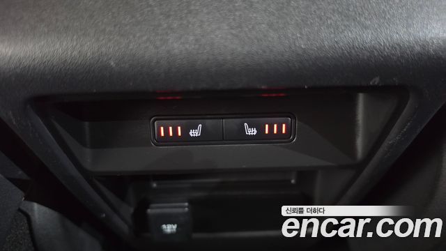 Land Rover Discovery Sport 2018 — photo 24