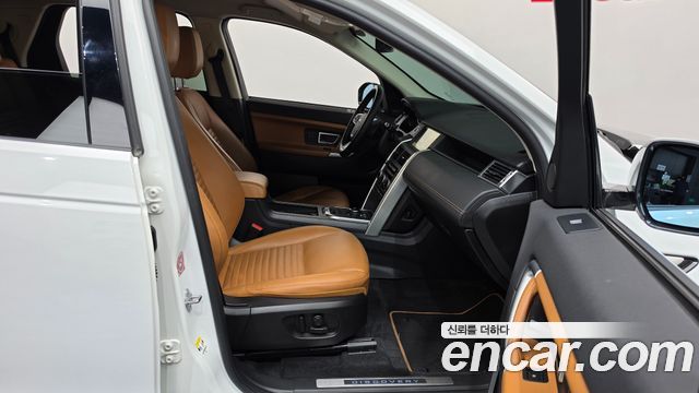 Land Rover Discovery Sport 2018 — photo 16