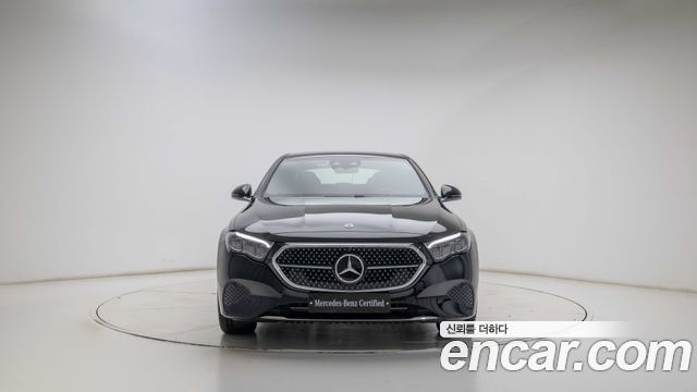 Mercedes-Benz E-Class 2026 — photo 3