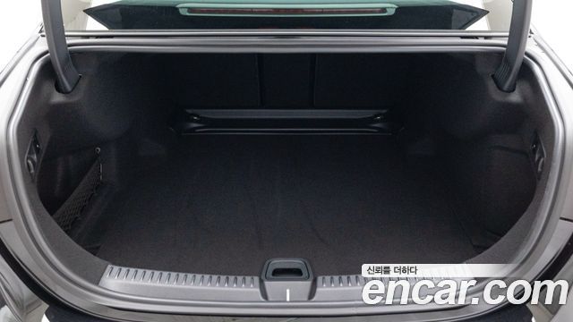 Mercedes-Benz E-Class 2026 — photo 11