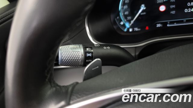 Genesis GV80 2023 — photo 27
