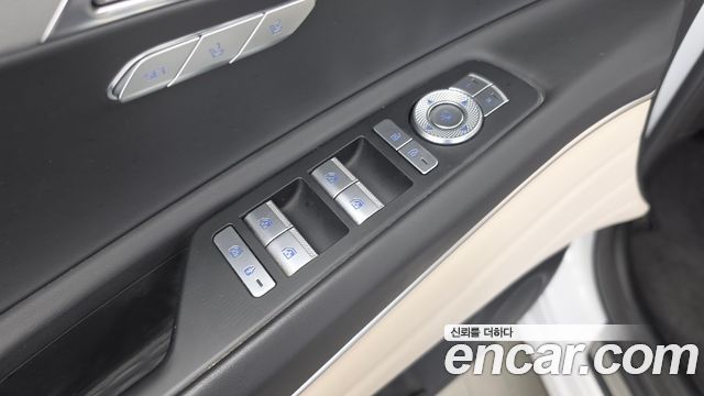 Genesis GV80 2023 — photo 29