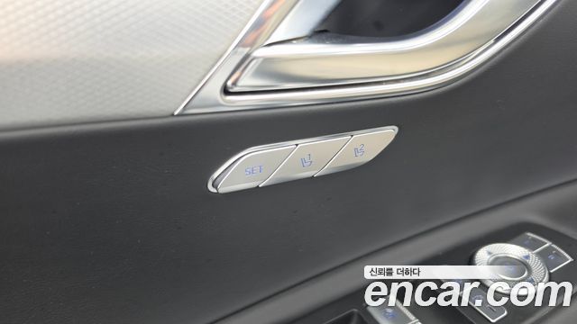 Genesis GV80 2023 — photo 32