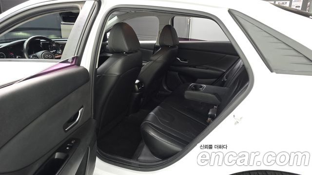 Hyundai AVANTE 2021 — photo 17