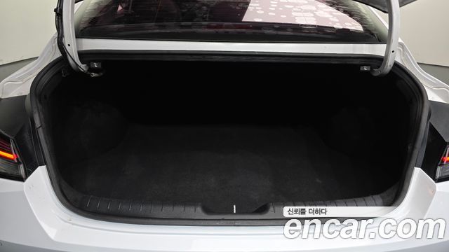 Hyundai AVANTE 2021 — photo 25