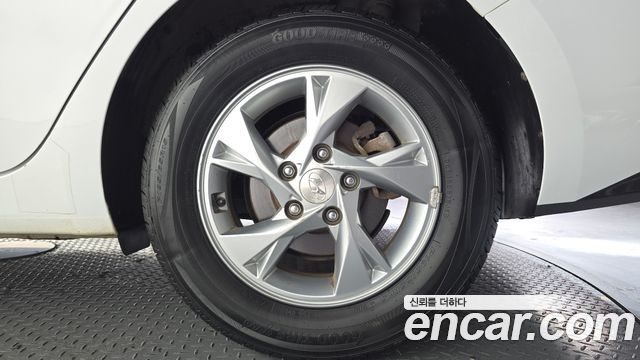 Hyundai AVANTE 2021 — photo 7