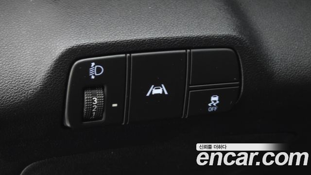 Hyundai AVANTE 2021 — photo 28