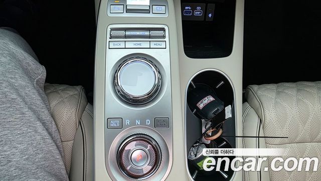 Genesis GV70 2024 — photo 16