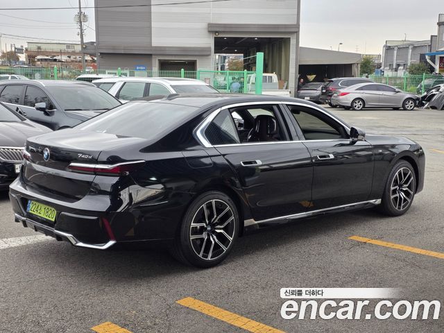BMW 7-Series 2024 — photo 4