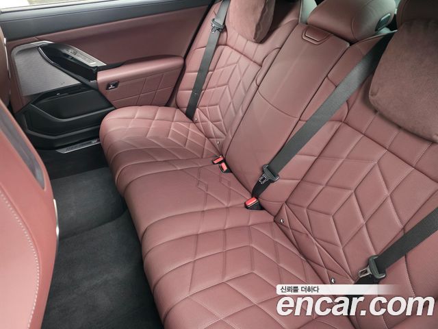 BMW 7-Series 2024 — photo 10