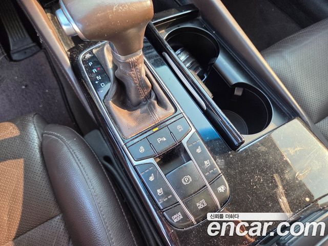 Kia K7 2017 — photo 16