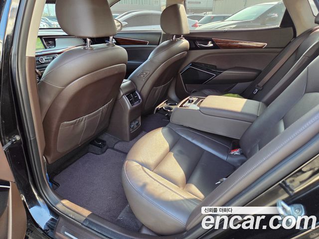 Kia K7 2017 — photo 17