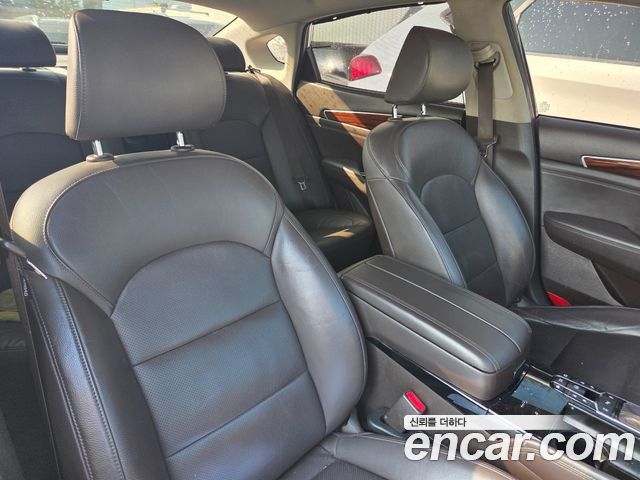 Kia K7 2017 — photo 19
