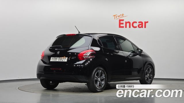 Peugeot 208 2014 — photo 2
