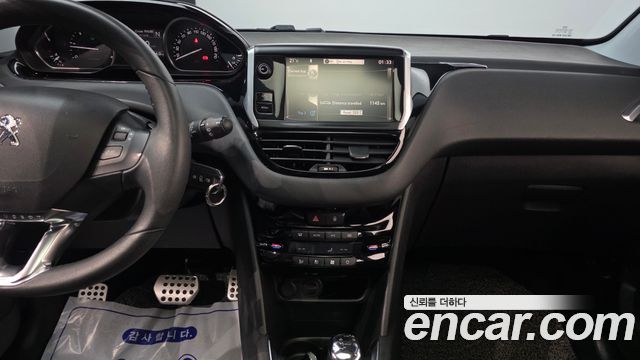 Peugeot 208 2014 — photo 16