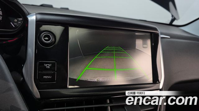 Peugeot 208 2014 — photo 17