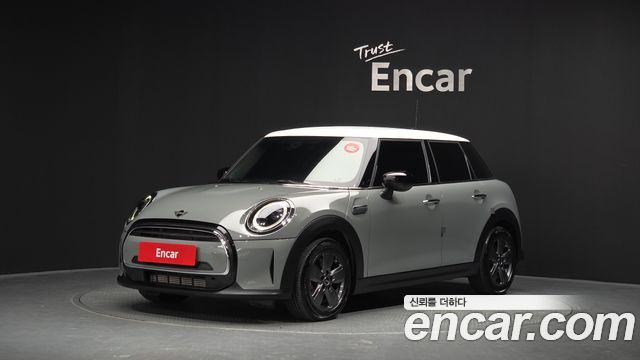 Mini Cooper 2023 — photo 1