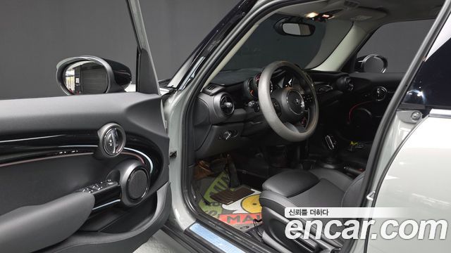 Mini Cooper 2023 — photo 13