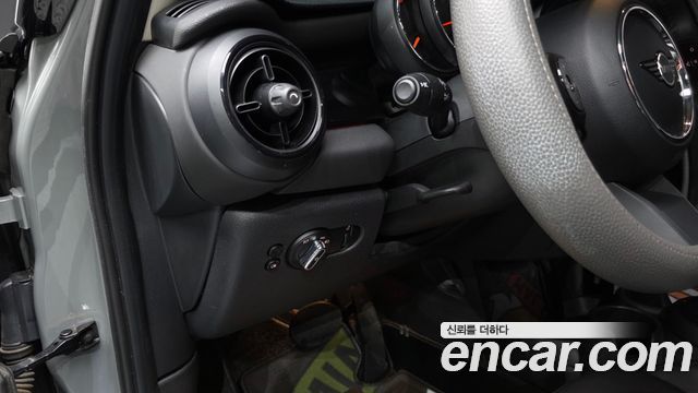 Mini Cooper 2023 — photo 19