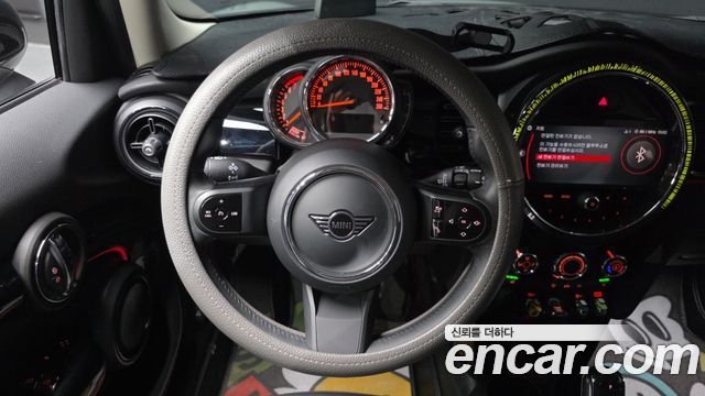Mini Cooper 2023 — photo 20