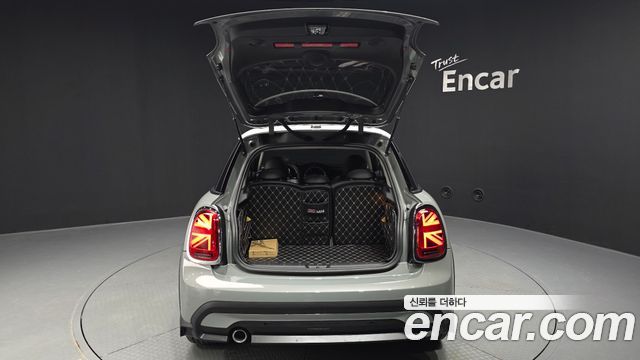 Mini Cooper 2023 — photo 26