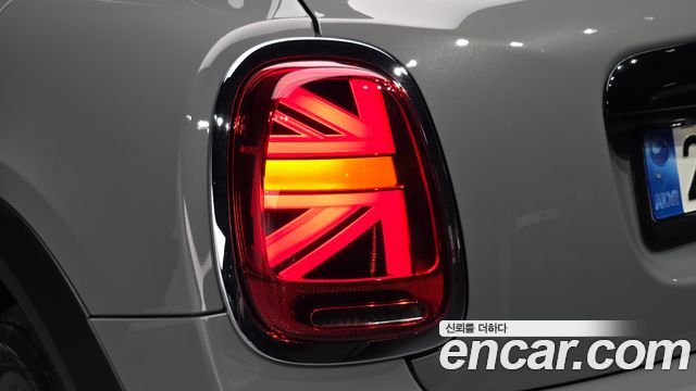 Mini Cooper 2023 — photo 9