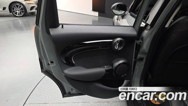 Mini Cooper 2023 — photo 15