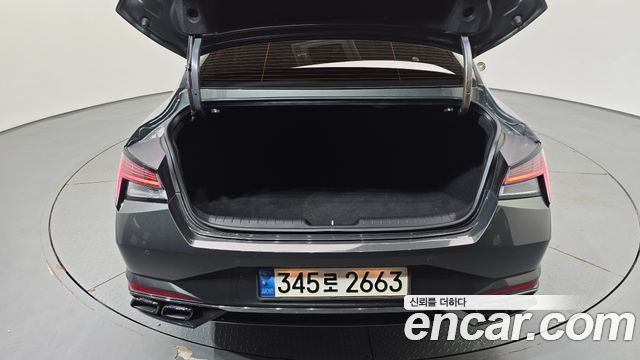 Hyundai AVANTE 2021 — photo 16