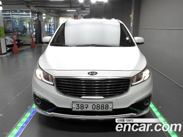 Kia Canival 2016 — photo 1