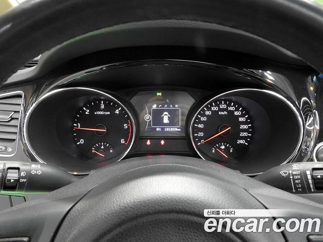 Kia Canival 2016 — photo 8