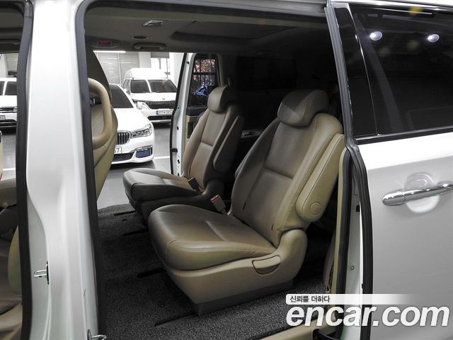 Kia Canival 2016 — photo 16