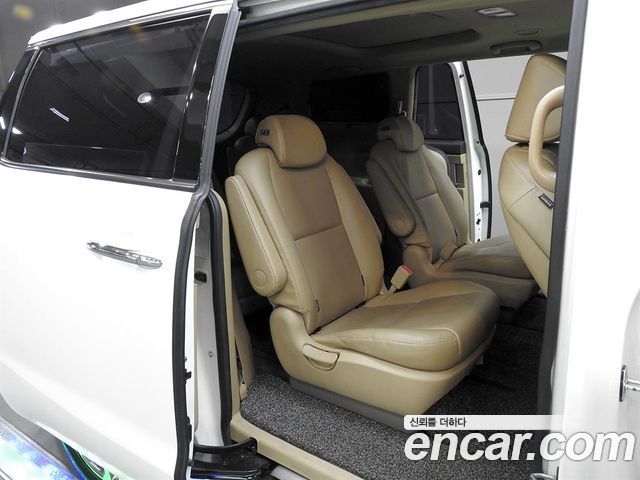 Kia Canival 2016 — photo 18