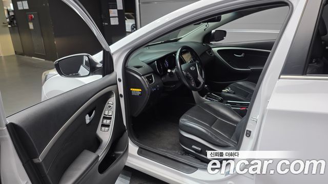 Hyundai i30 2014 — photo 13