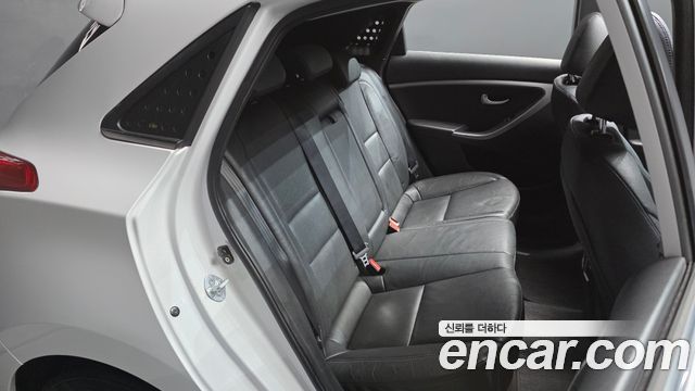Hyundai i30 2014 — photo 17