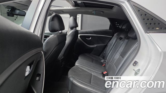 Hyundai i30 2014 — photo 18