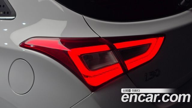 Hyundai i30 2014 — photo 9