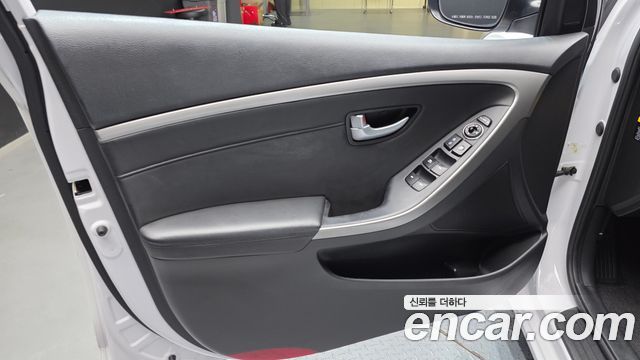 Hyundai i30 2014 — photo 14