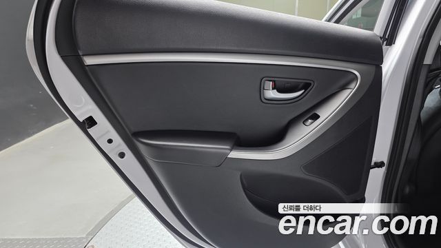 Hyundai i30 2014 — photo 15