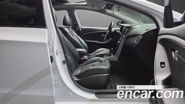 Hyundai i30 2014 — photo 16