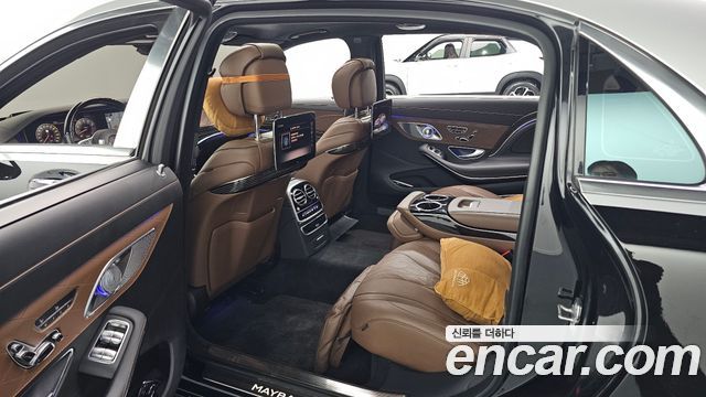 Mercedes-Benz S-Class 2018 — photo 11