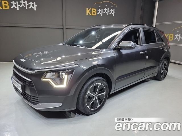Kia Niro 2022 — photo 1