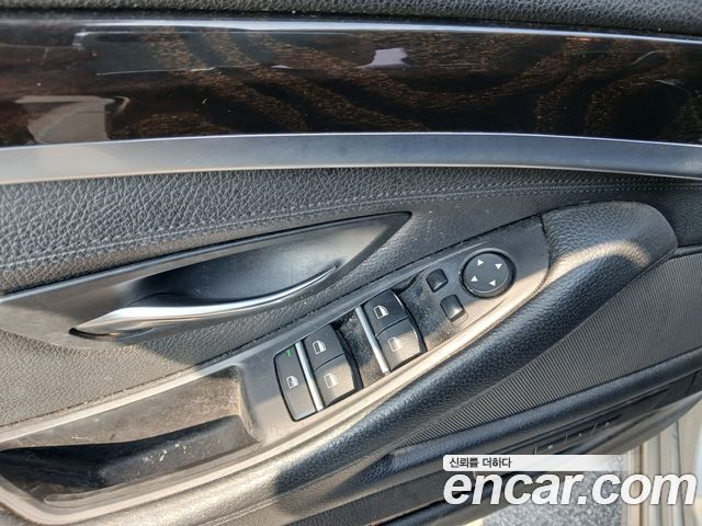 BMW 5-Series 2011 — photo 7