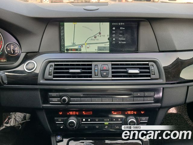 BMW 5-Series 2011 — photo 11