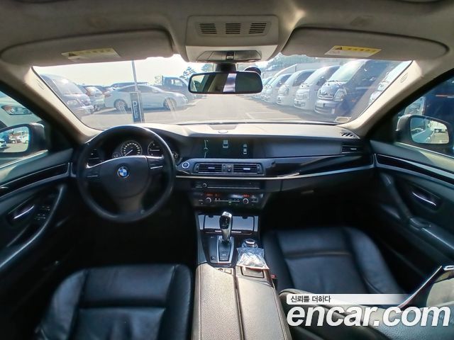 BMW 5-Series 2011 — photo 16