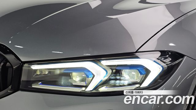 BMW 3-Series 2024 — photo 8