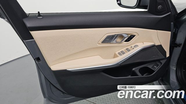 BMW 3-Series 2024 — photo 14